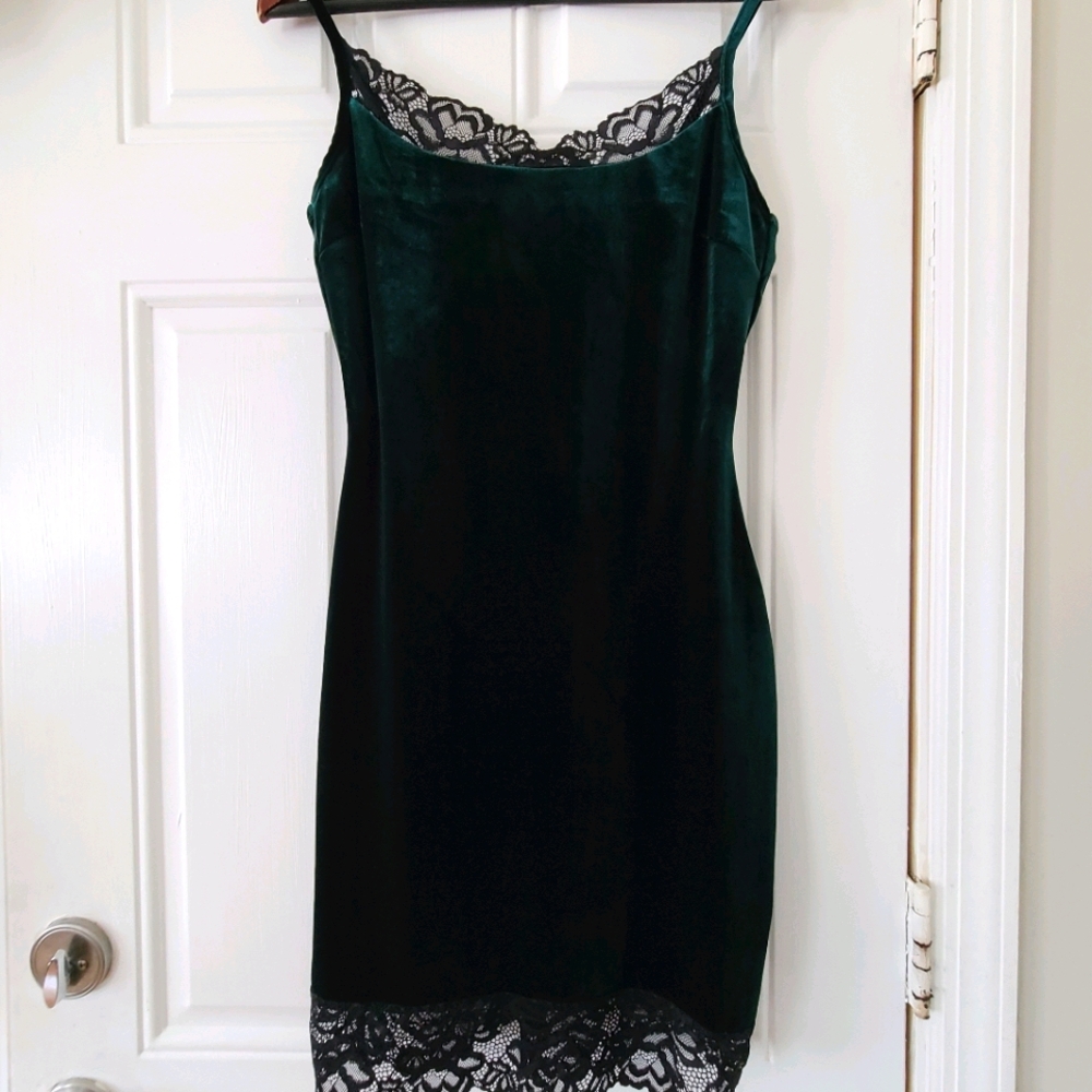 Velvet Green Cute Short Dress